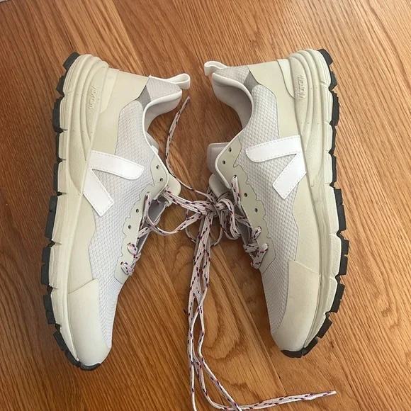 VEJA Dekkan Alveomesh Size 9 NEW - Picture 5 of 16